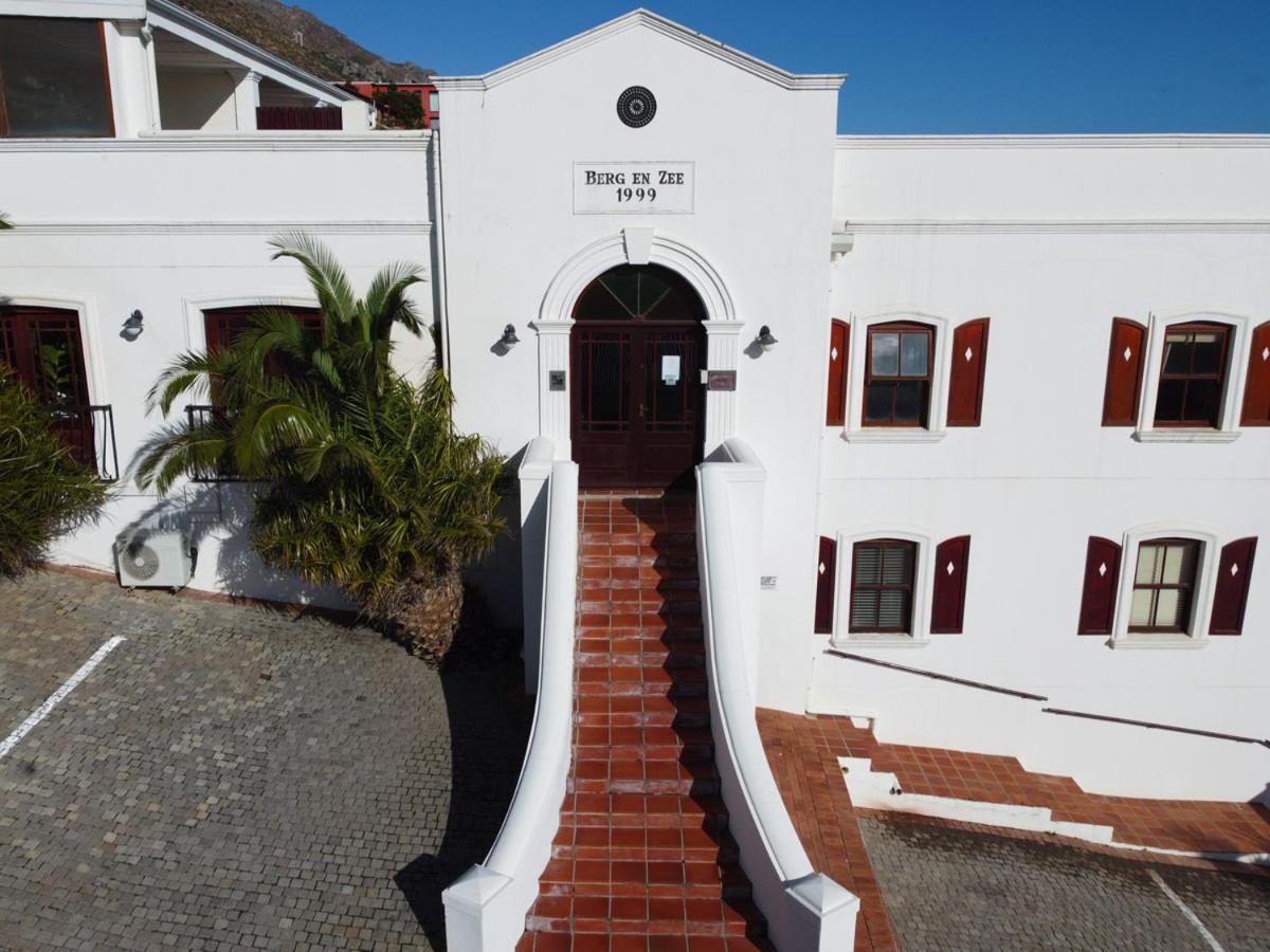 Berg en Zee Guesthouse Gordonʼs Bay Exterior foto